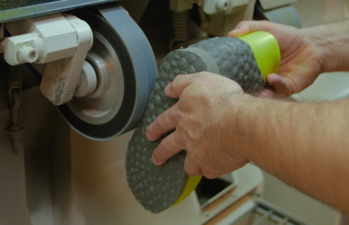 Badeschuh aus nora Lunasoft SL in lemon mit Sohle und Kappen aus Astro Profil Geo