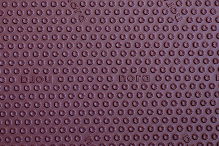 Laufsohle nora Lunasoft mit Noppenprofil in weinrot