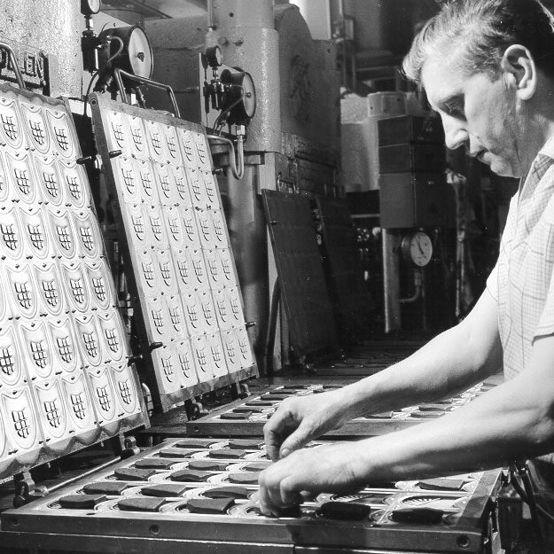 Historisches Bild der Absatzproduktion bei Freudenberg 1964